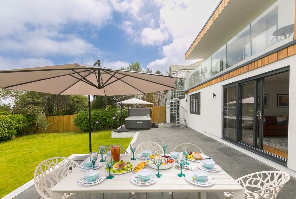 Contemporary Coastal Home with Panoramic Sea Views - St Ives, United Kingdom