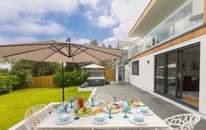 Contemporary Coastal Home with Panoramic Sea Views - St Ives, United Kingdom