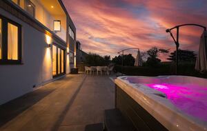 Contemporary Coastal Home with Panoramic Sea Views - St Ives, United Kingdom