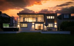 Contemporary Coastal Home with Panoramic Sea Views - St Ives, United Kingdom