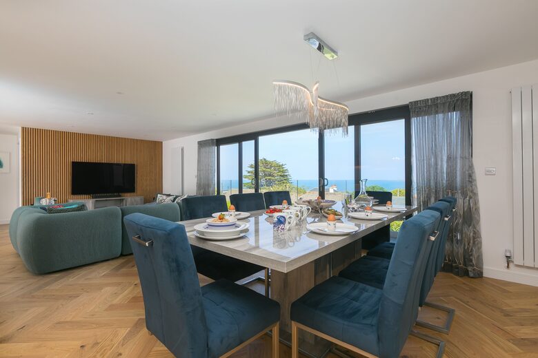 Contemporary Coastal Home with Panoramic Sea Views - St Ives, United Kingdom