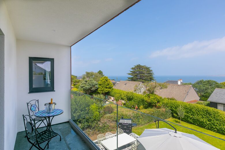 Contemporary Coastal Home with Panoramic Sea Views - St Ives, United Kingdom