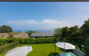 Contemporary Coastal Home with Panoramic Sea Views - St Ives, United Kingdom