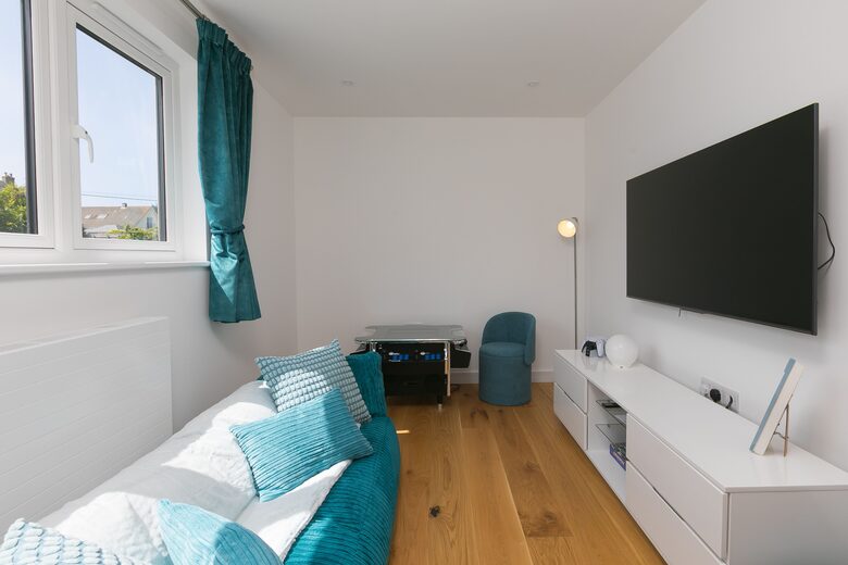 Contemporary Coastal Home with Panoramic Sea Views - St Ives, United Kingdom