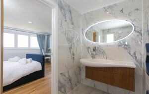 Contemporary Coastal Home with Panoramic Sea Views - St Ives, United Kingdom