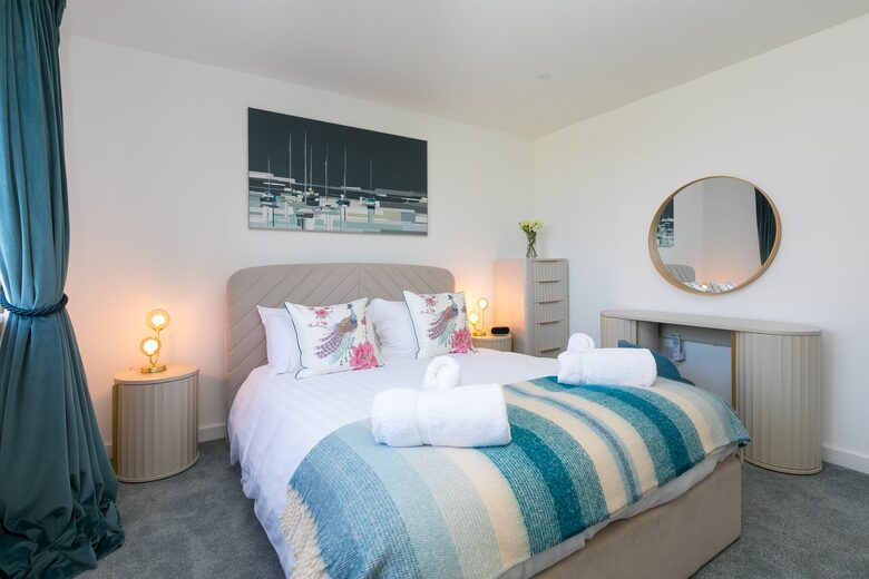 Contemporary Coastal Home with Panoramic Sea Views - St Ives, United Kingdom