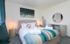 Contemporary Coastal Home with Panoramic Sea Views - St Ives, United Kingdom