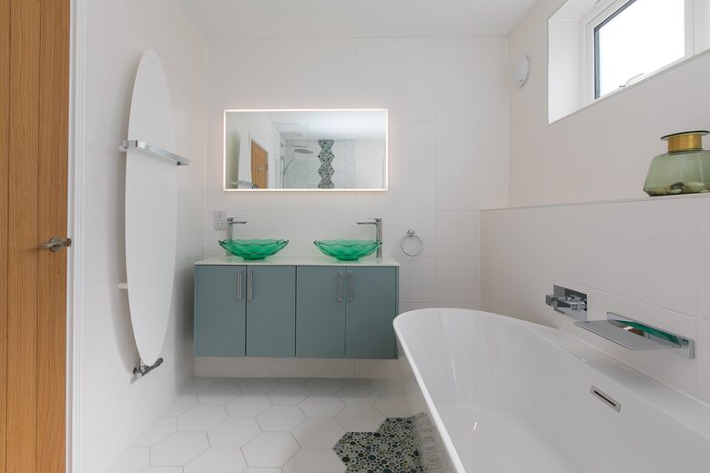 Contemporary Coastal Home with Panoramic Sea Views - St Ives, United Kingdom