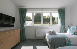 Contemporary Coastal Home with Panoramic Sea Views - St Ives, United Kingdom