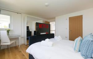 Contemporary Coastal Home with Panoramic Sea Views - St Ives, United Kingdom