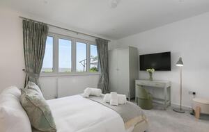 Contemporary Coastal Home with Panoramic Sea Views - St Ives, United Kingdom