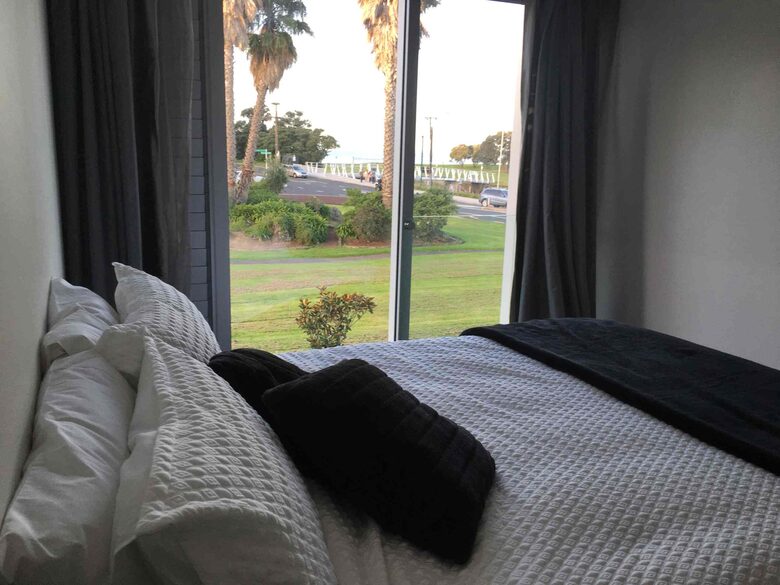 Takapuna Living Near the Beach and Village - Takapuna, New Zealand