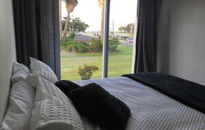 Takapuna Living Near the Beach and Village - Takapuna, New Zealand