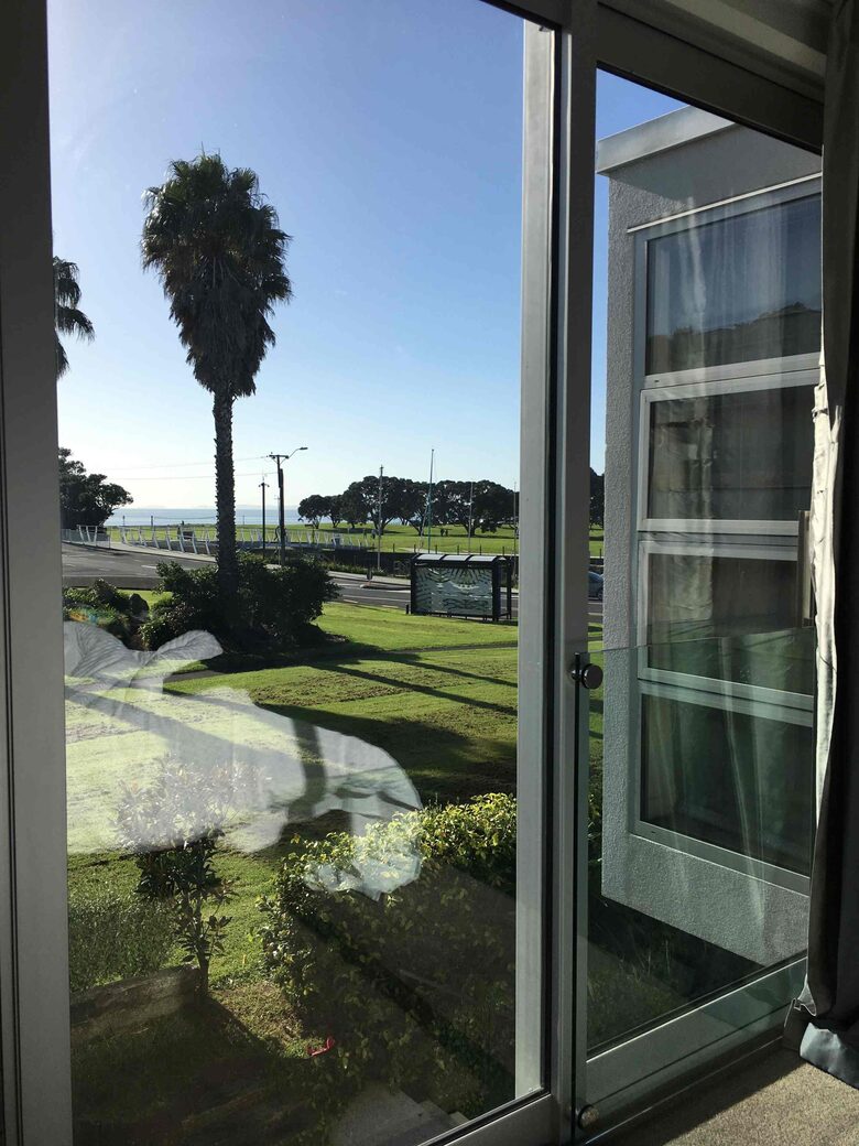 Takapuna Living Near the Beach and Village - Takapuna, New Zealand