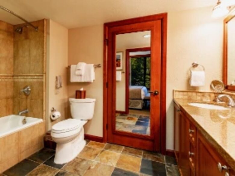 Everline Fireplace Penthouse with Ski-In/Ski-Out Access - Olympic Valley, California