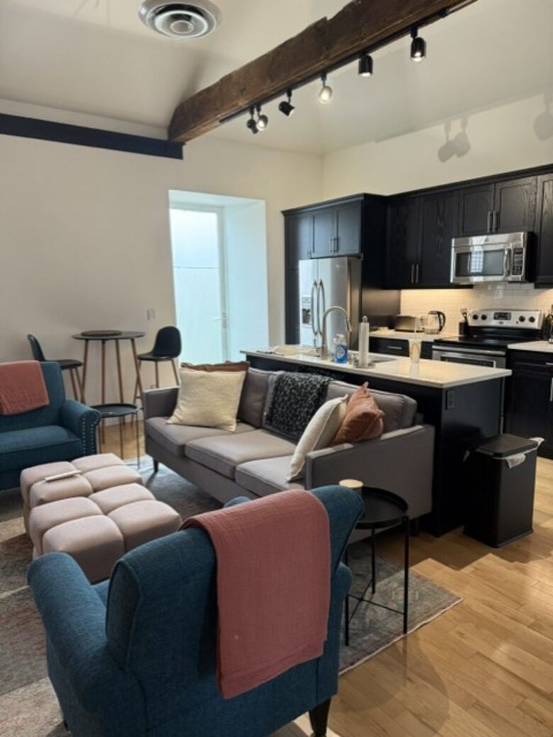 Historic Limestone Loft in Downtown Kingston - Kingston, Canada