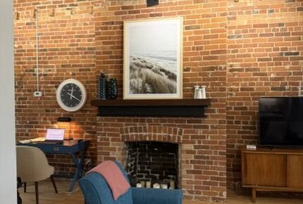 Historic Limestone Loft in Downtown Kingston - Kingston, Canada