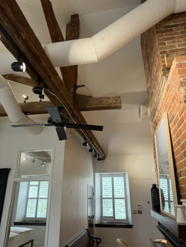 Historic Limestone Loft in Downtown Kingston - Kingston, Canada