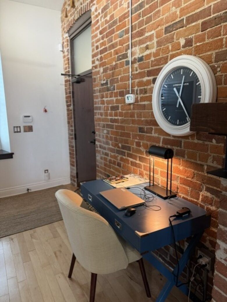 Historic Limestone Loft in Downtown Kingston - Kingston, Canada