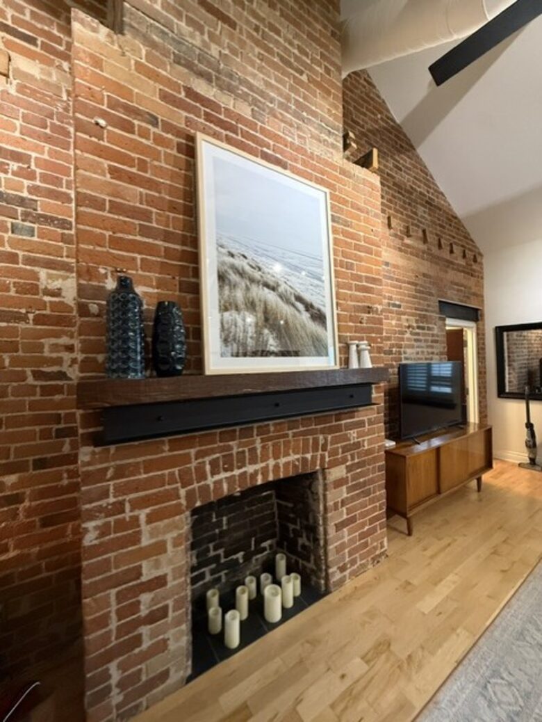 Historic Limestone Loft in Downtown Kingston - Kingston, Canada