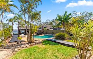 Tranquil Lake Munmorah Villa with Pool & Sauna - Lake Munmorah, Australia