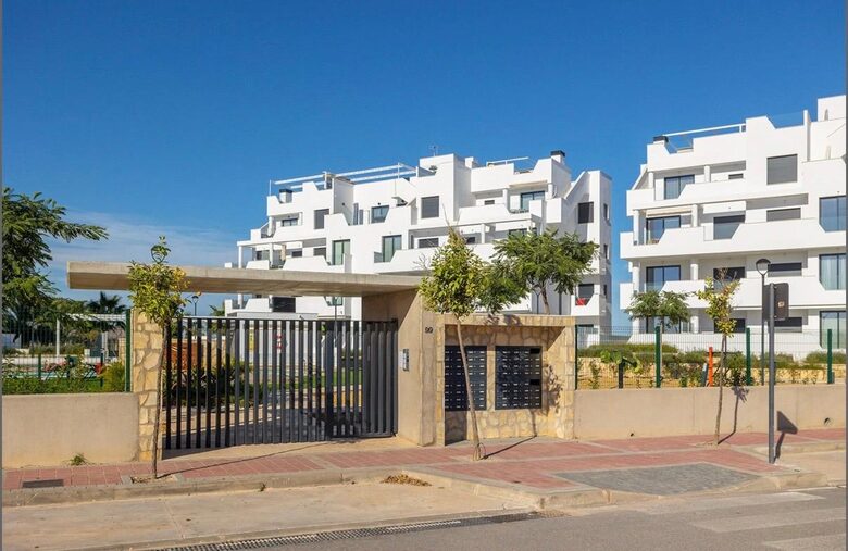 Santa Rosalía Poolside Residence - Torre Pacheco, Spain