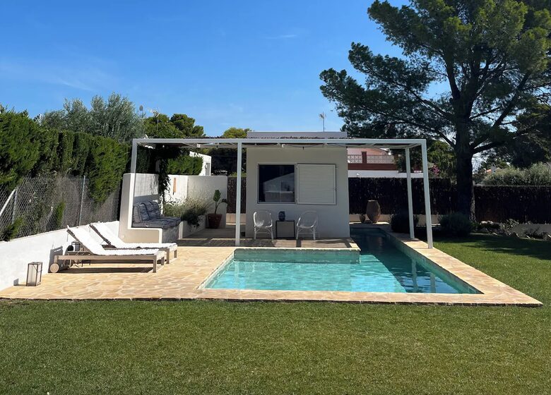 Coastal Chalet with Poolside Studio - L'Ametlla de Mar, Spain