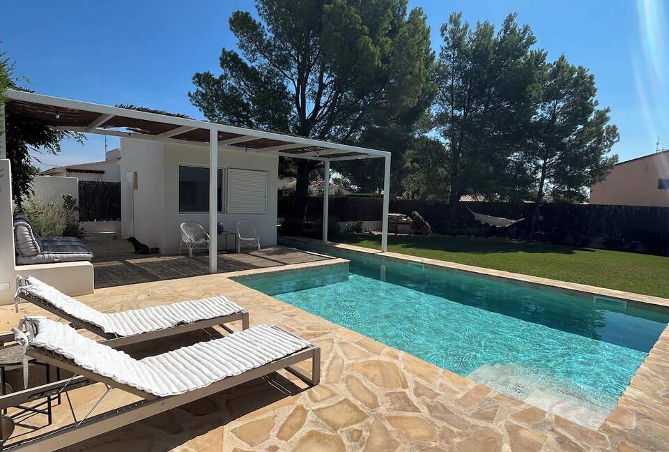 Coastal Chalet with Poolside Studio - L'Ametlla de Mar, Spain