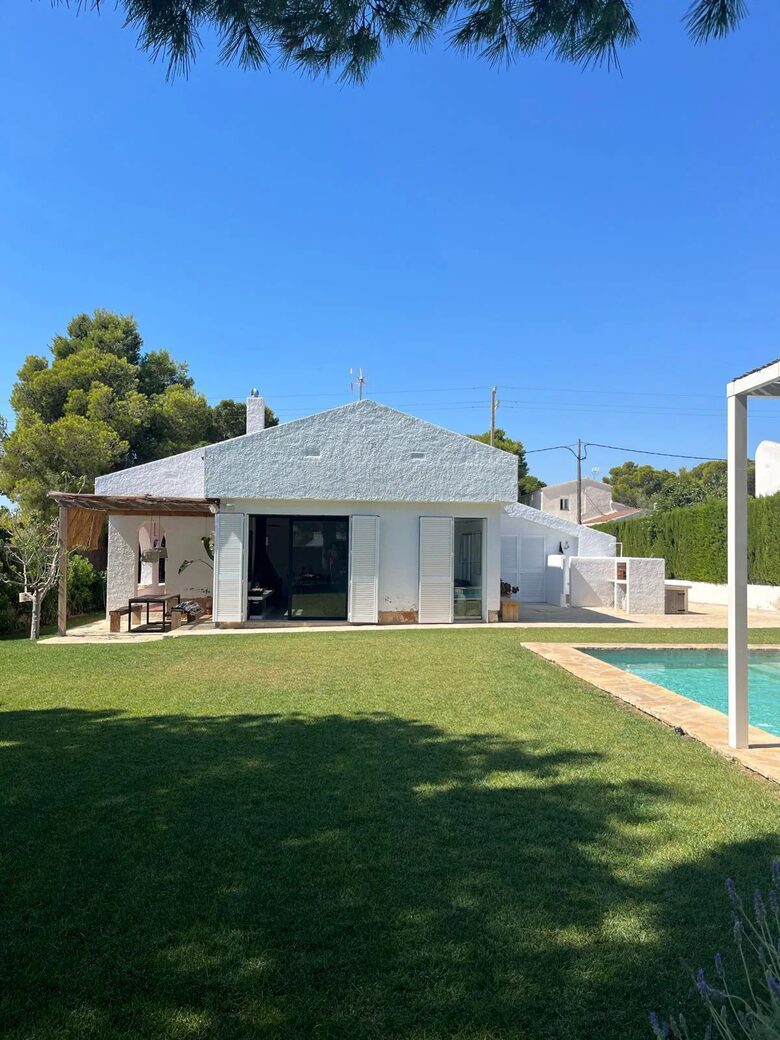 Coastal Chalet with Poolside Studio - L'Ametlla de Mar, Spain