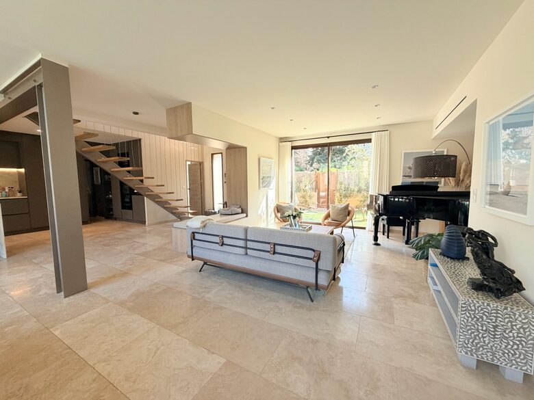 Contemporary Garden Residence in Central Aix - Aix-en-Provence, France