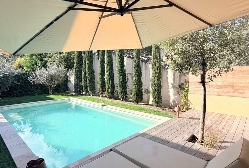 Contemporary Garden Residence in Central Aix - Aix-en-Provence, France