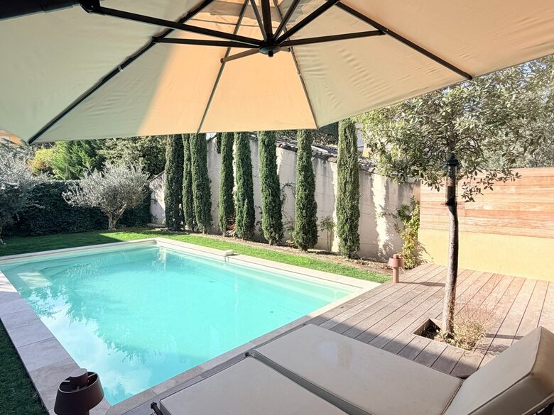 Contemporary Garden Residence in Central Aix - Aix-en-Provence, France