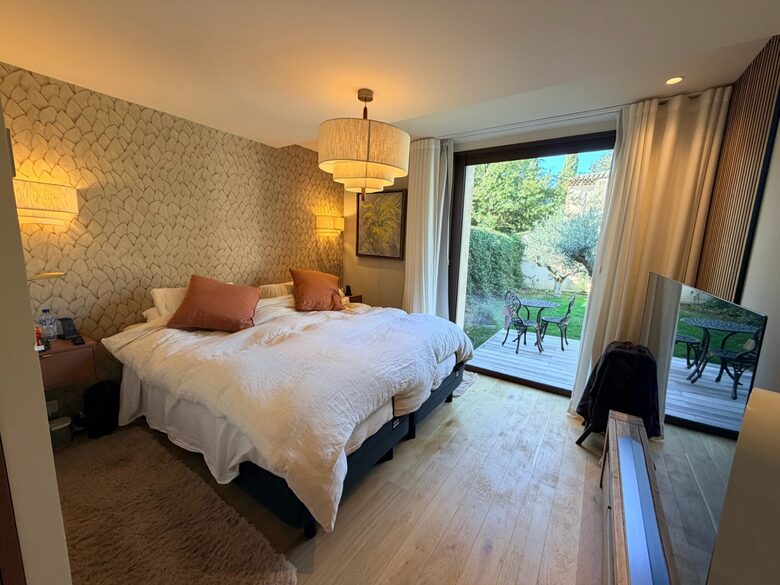 Contemporary Garden Residence in Central Aix - Aix-en-Provence, France