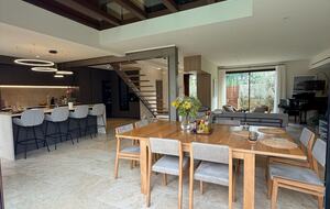 Contemporary Garden Residence in Central Aix - Aix-en-Provence, France