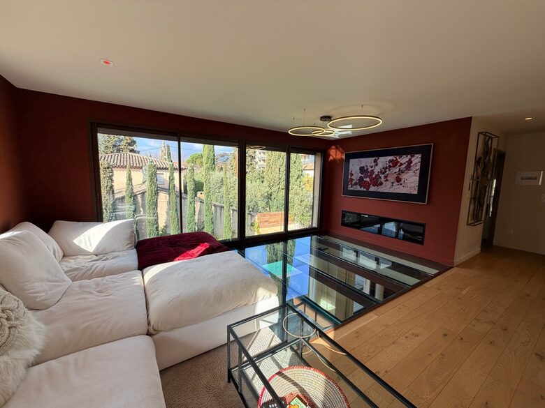 Contemporary Garden Residence in Central Aix - Aix-en-Provence, France