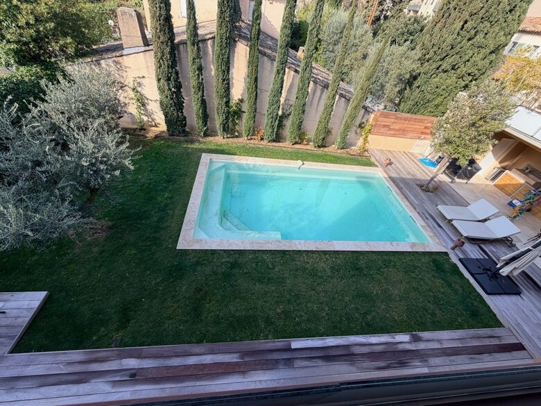 Contemporary Garden Residence in Central Aix - Aix-en-Provence, France