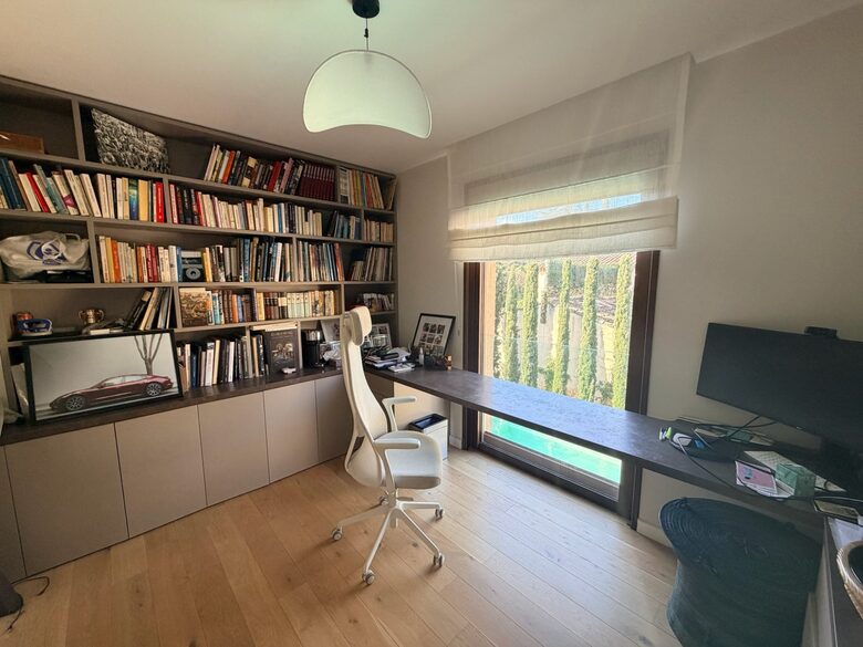Contemporary Garden Residence in Central Aix - Aix-en-Provence, France