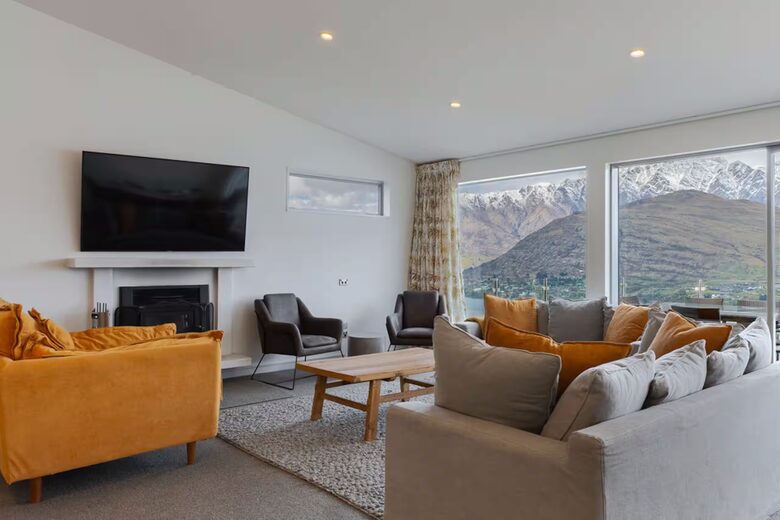 Elevated Alpine Residence Overlooking The Remarkables - Queenstown, New Zealand