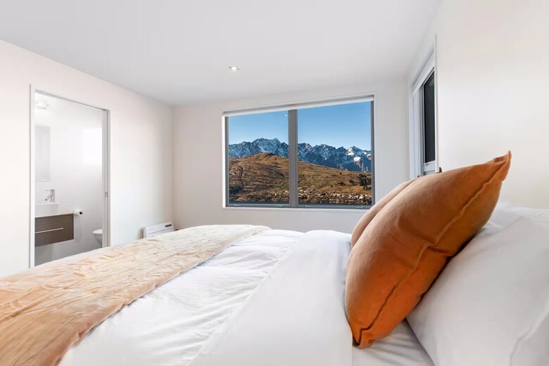 Elevated Alpine Residence Overlooking The Remarkables - Queenstown, New Zealand
