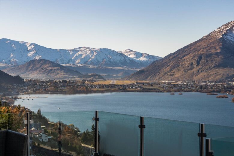 Elevated Alpine Residence Overlooking The Remarkables - Queenstown, New Zealand