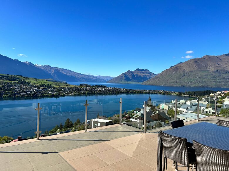 Elevated Alpine Residence Overlooking The Remarkables - Queenstown, New Zealand