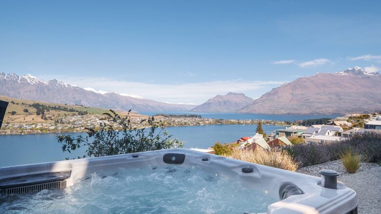 Elevated Alpine Residence Overlooking The Remarkables - Queenstown, New Zealand