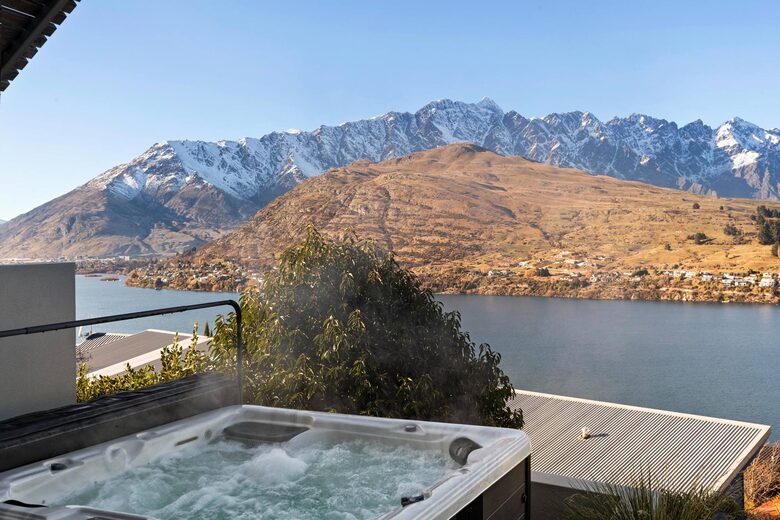 Elevated Alpine Residence Overlooking The Remarkables - Queenstown, New Zealand