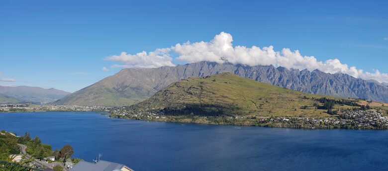 Elevated Alpine Residence Overlooking The Remarkables - Queenstown, New Zealand
