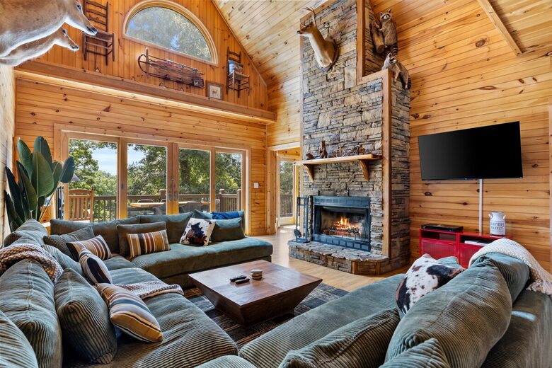 Morganton Mountain Event Retreat Near Blue Ridge - Morganton, Georgia