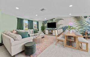 Clearwater Pool & Beach Group Getaway - Clearwater, Florida