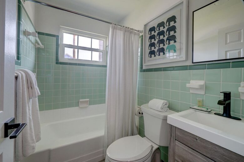 Holmes Beach Pool Retreat - Holmes Beach, Florida