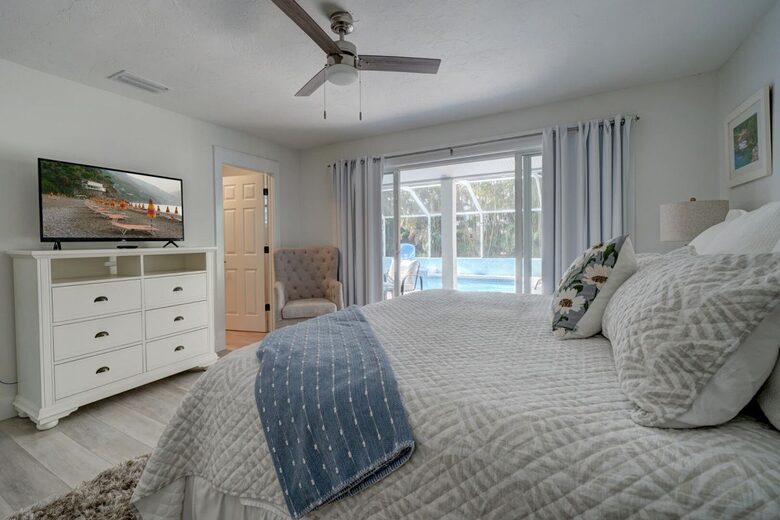 Holmes Beach Pool Retreat - Holmes Beach, Florida