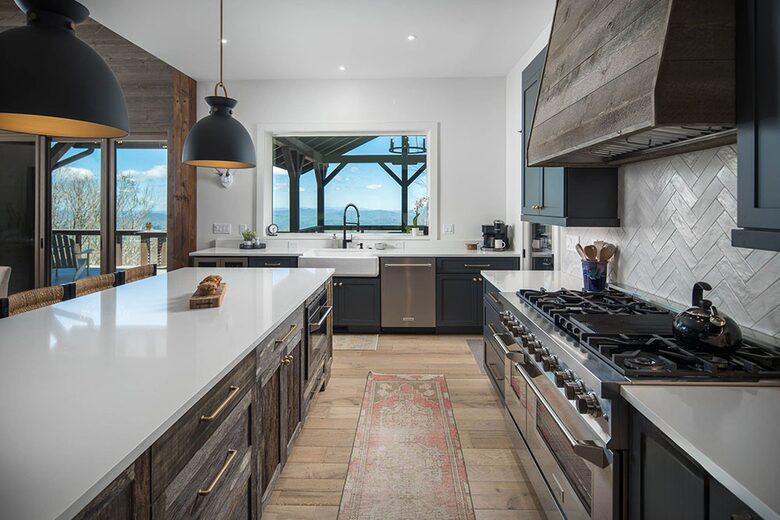 Elevated Mountain Escape with Endless Blue Ridge Views - Banner Elk, North Carolina