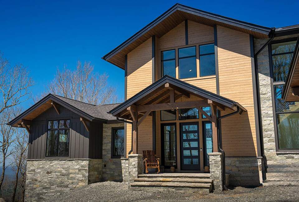 Elevated Mountain Escape with Endless Blue Ridge Views - Banner Elk, North Carolina